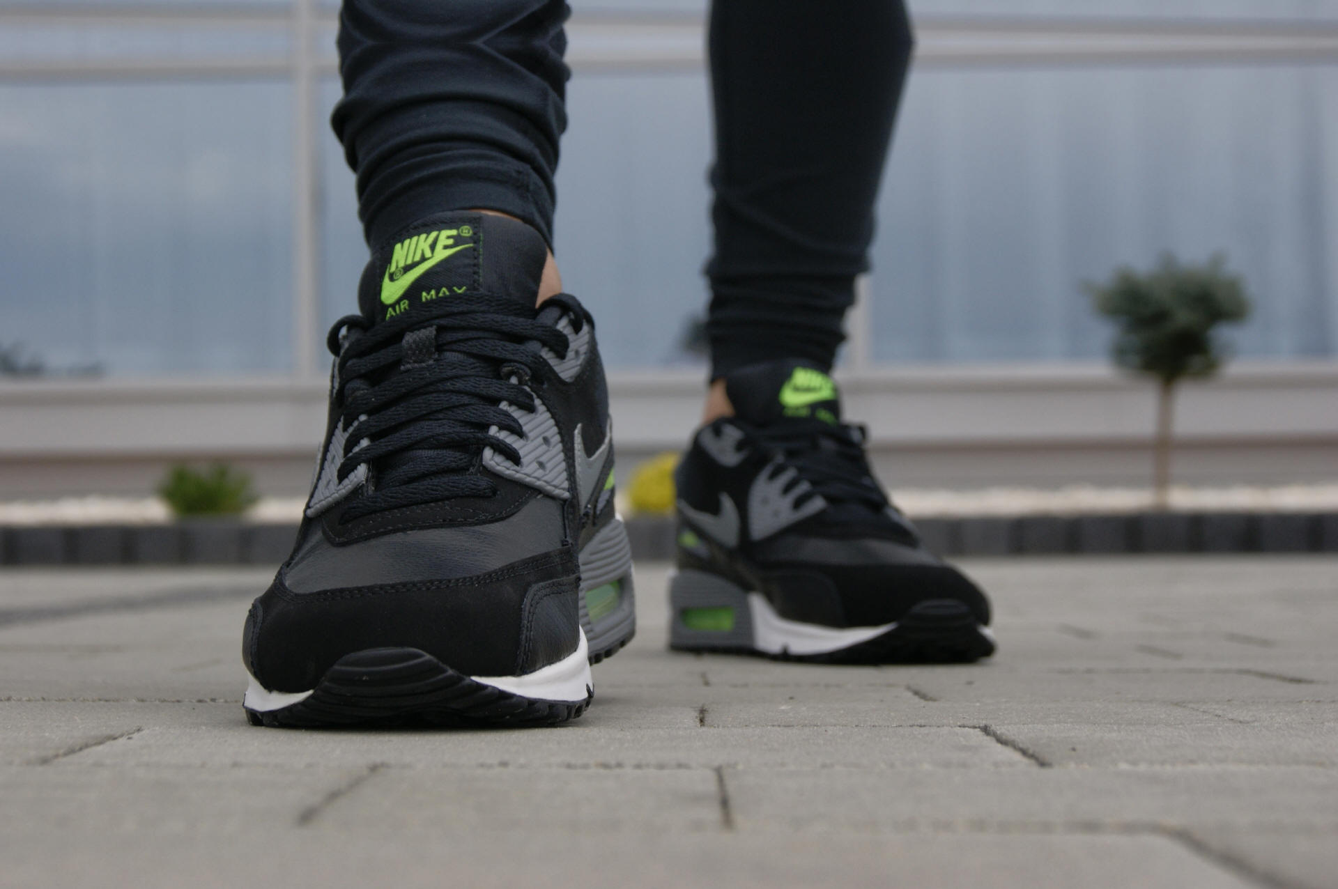 Спортивне взуття оптом adidas nike sneakers інтернет-магазин 